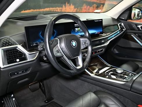 Used 2024 BMW X7 xDrive40i w/ Premium Package AWD/4WD image 23