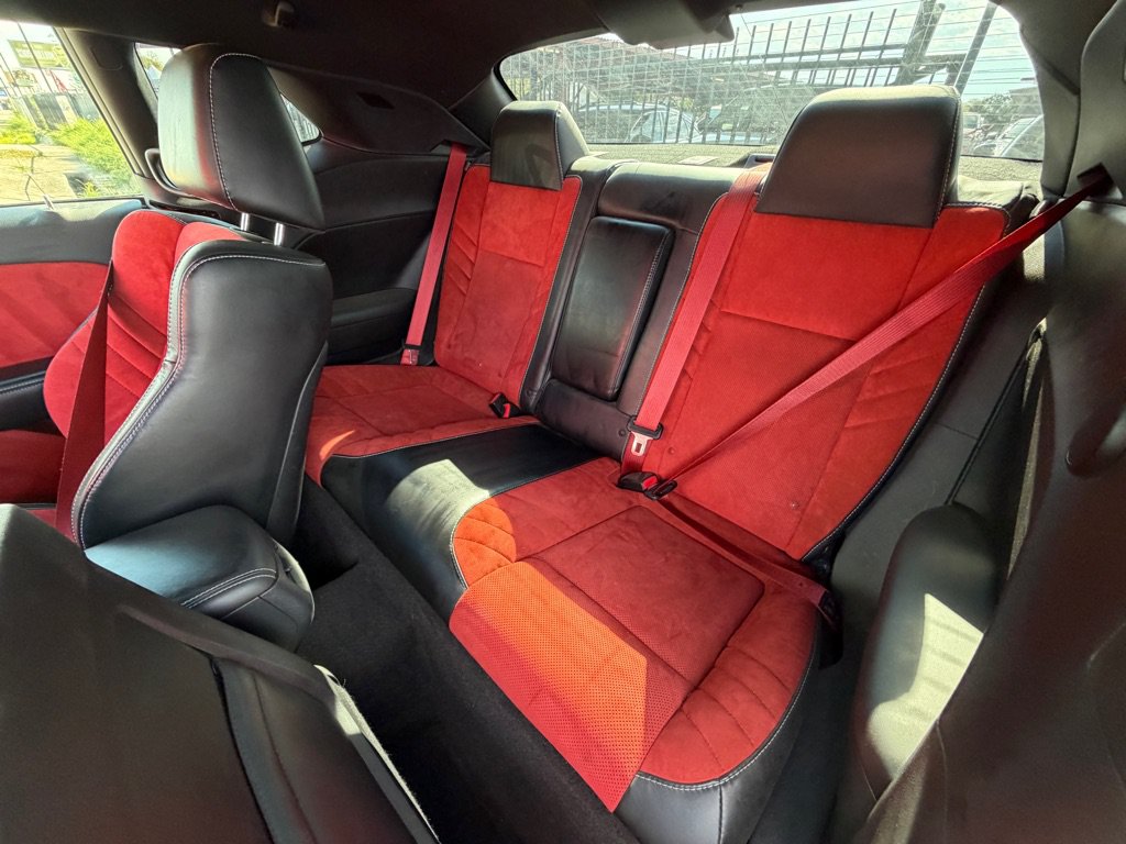 Used 2015 Dodge Challenger SRT Hellcat RWD image 24