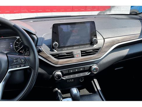 Used 2026 Nissan Altima 2.5 SV FWD image 7