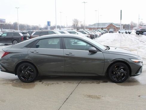 New 2026 Hyundai Elantra SEL Sport image 5