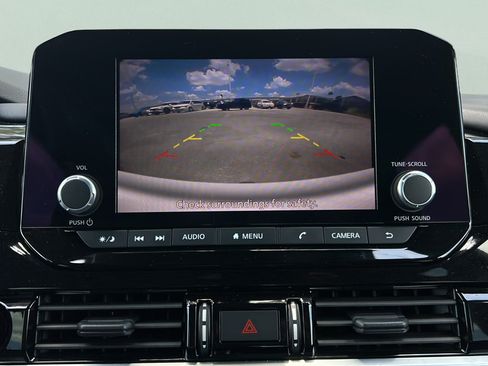 Used 2025 Nissan Pathfinder SV w/ Black Appearance Package FWD image 23