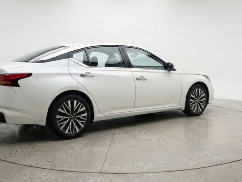 Used 2025 Nissan Altima 2.5 SV image 9