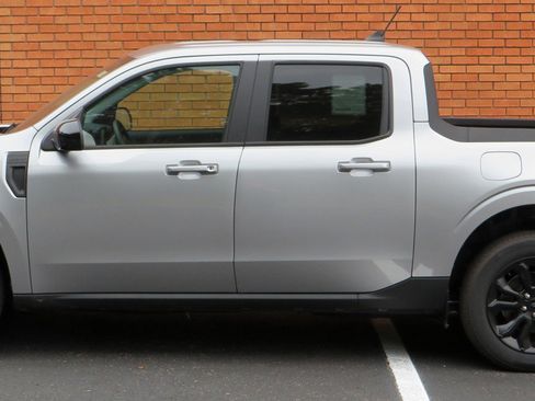 New 2024 Ford Maverick Lariat w/ Black Appearance Package image 9