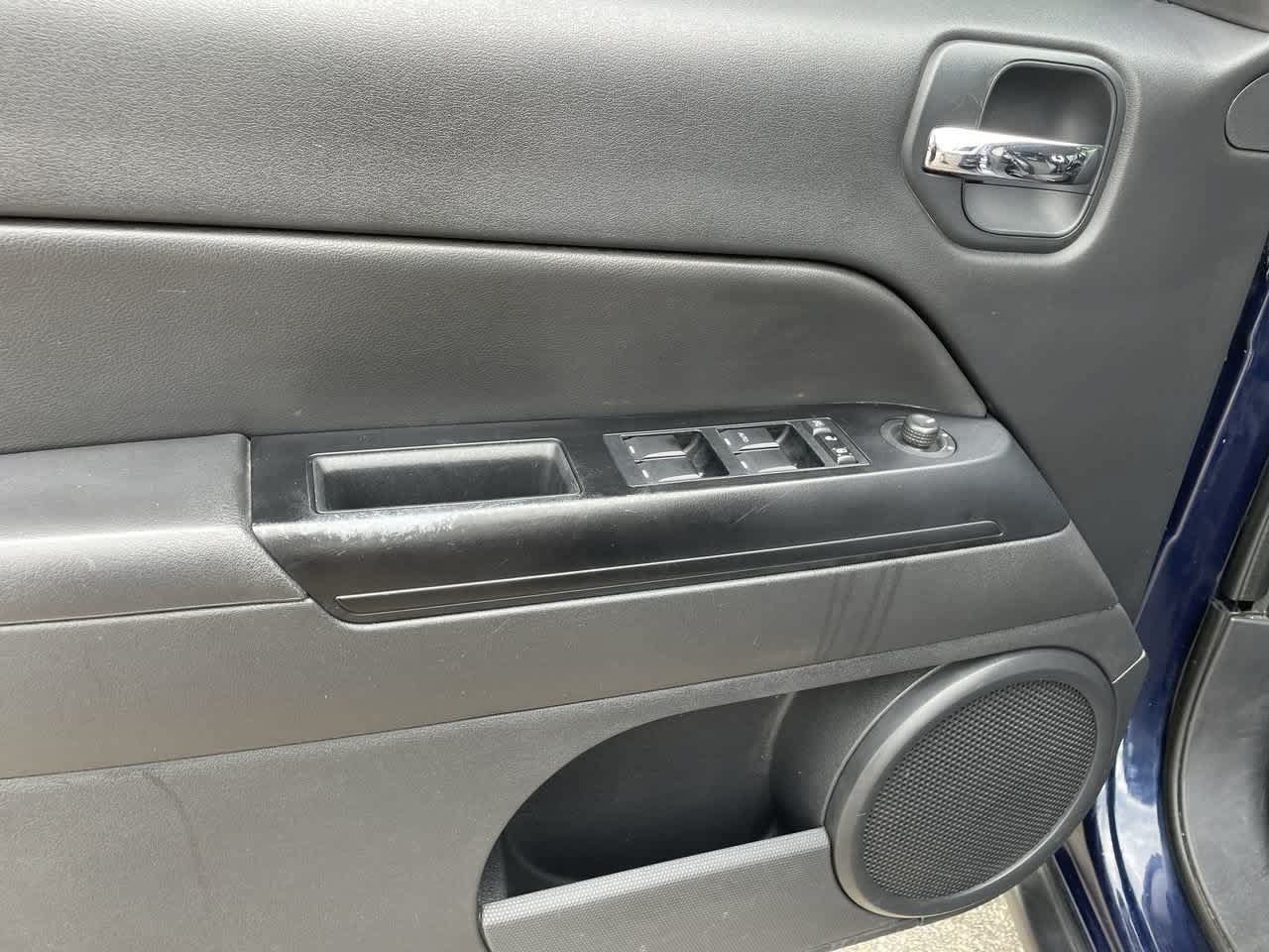 Used 2014 Jeep Patriot Latitude w/ Freedom Edition Package FWD image 30