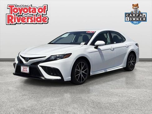 Certified 2024 Toyota Camry SE image 1