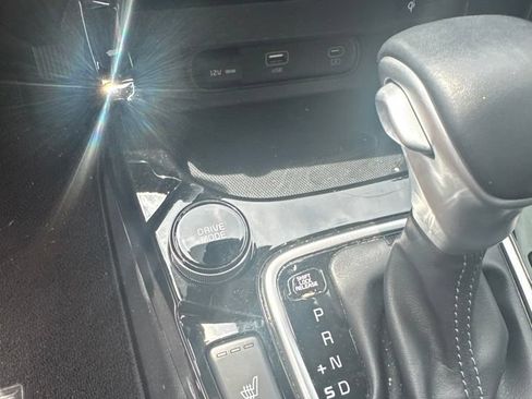 Certified 2024 Kia Seltos EX FWD image 17