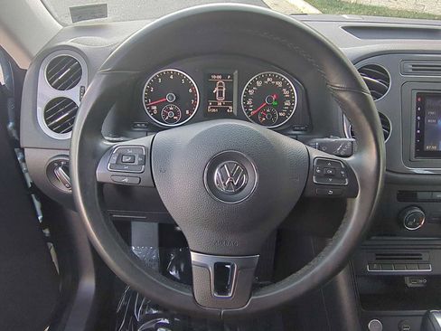 Used 2017 Volkswagen Tiguan Limited image 21