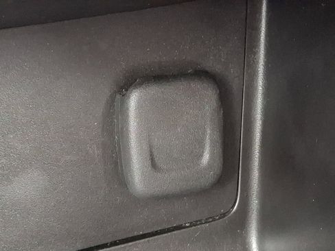 Used 2017 GMC Canyon SLE w/ All Terrain Package AWD/4WD image 26