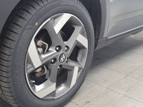 Used 2023 Hyundai Venue Limited FWD image 31