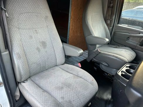 Used 2014 GMC Savana 2500 image 29