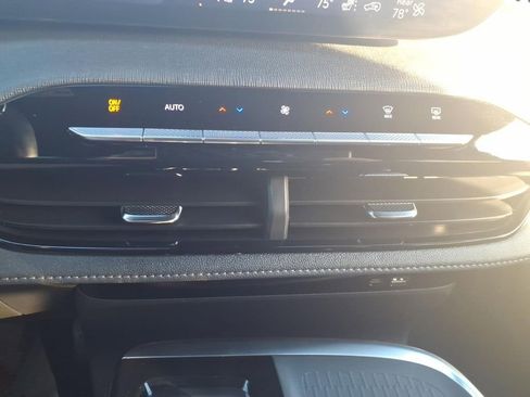 Used 2025 Buick Enclave Preferred image 20