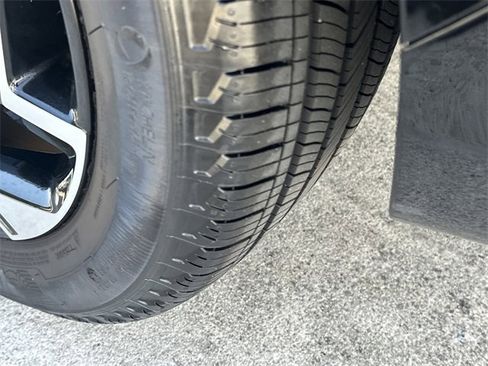 Certified 2025 Kia Sportage SX image 17