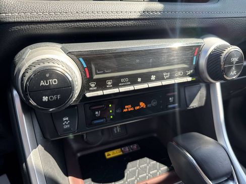 Used 2023 Toyota RAV4 Limited AWD/4WD image 25
