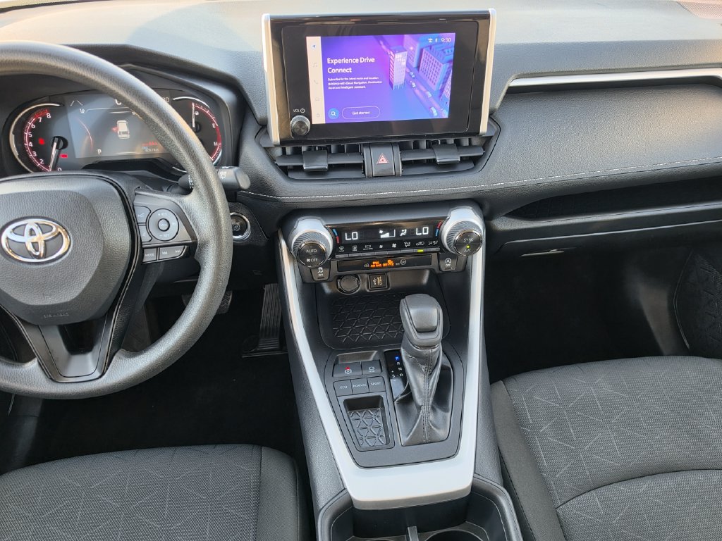 Used 2025 Toyota RAV4 XLE FWD image 17