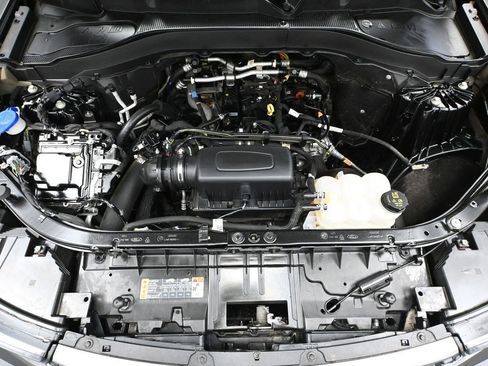 Used 2023 Ford Explorer XLT image 51