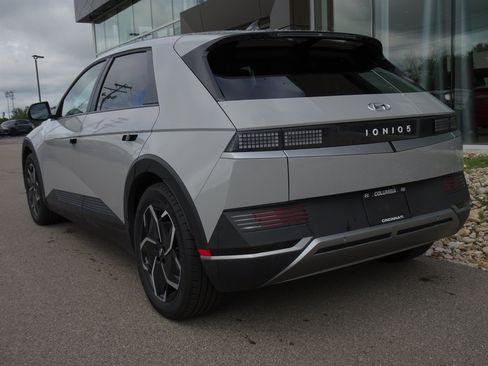 Used 2023 Hyundai Ioniq 5 SE RWD image 3