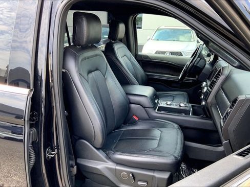 Used 2019 Ford Expedition Limited AWD/4WD image 6