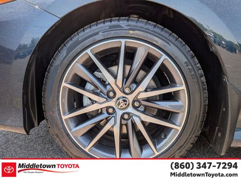 Certified 2021 Toyota Camry XLE w/ Navigation Package AWD/4WD image 9