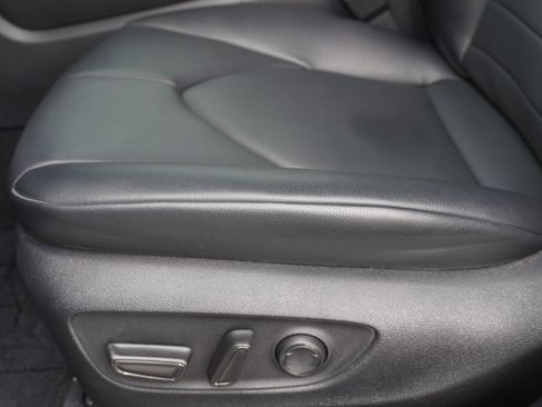 Certified 2024 Toyota Highlander XLE AWD/4WD image 16