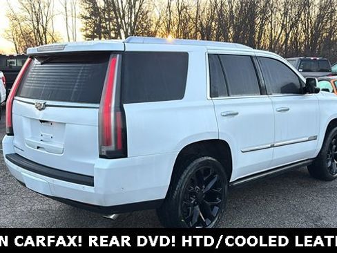 Used 2017 Cadillac Escalade Premium Luxury image 29