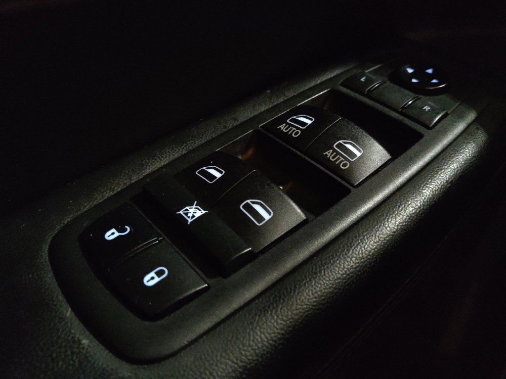 Used 2020 Jeep Grand Cherokee Altitude AWD/4WD image 27