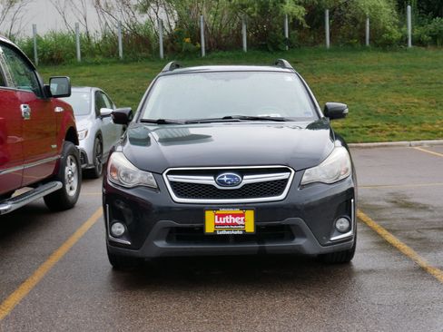 Used 2017 Subaru Crosstrek 2.0i Limited AWD/4WD image 2