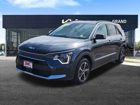 Certified 2024 Kia Niro EX image 4