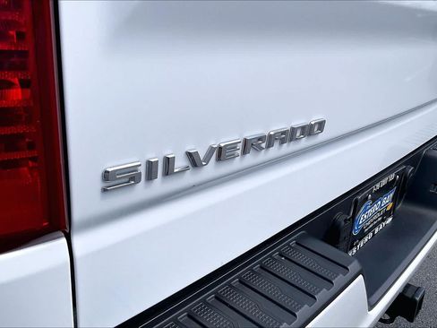 Used 2024 Chevrolet Silverado 1500 Custom RWD image 9