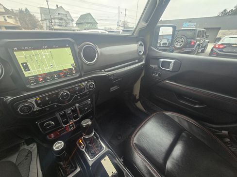 Used 2022 Jeep Gladiator Rubicon w/ LED Lighting Group image 12