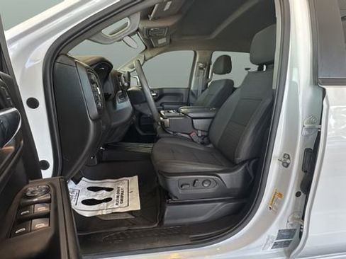 Used 2022 Chevrolet Silverado 1500 Custom AWD/4WD image 9
