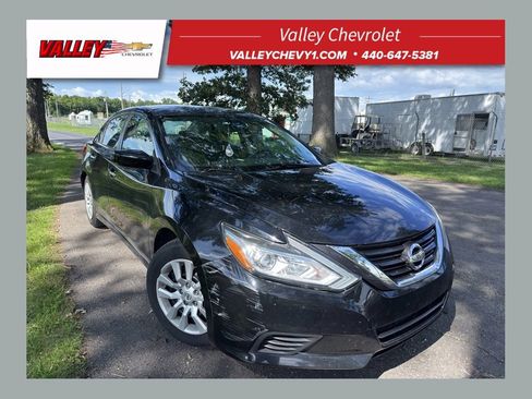 Used 2016 Nissan Altima 2.5 S w/ Power Driver Seat Package FWD image 1