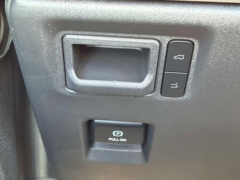 New 2025 Ford Expedition Active image 31