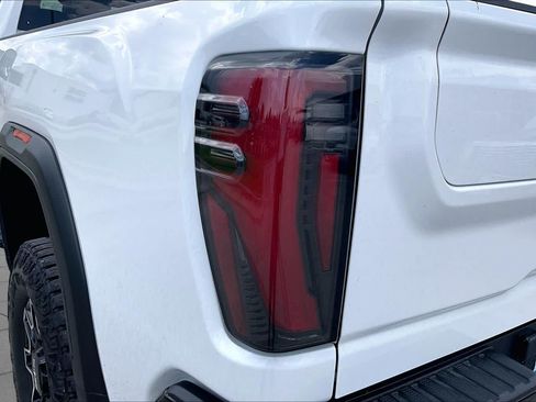 Used 2025 GMC Sierra 2500 AT4X AWD/4WD image 28
