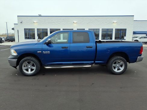 Used 2017 RAM 1500 ST w/ SXT Appearance Group image 2
