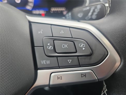 Certified 2024 Volkswagen Tiguan SE image 18