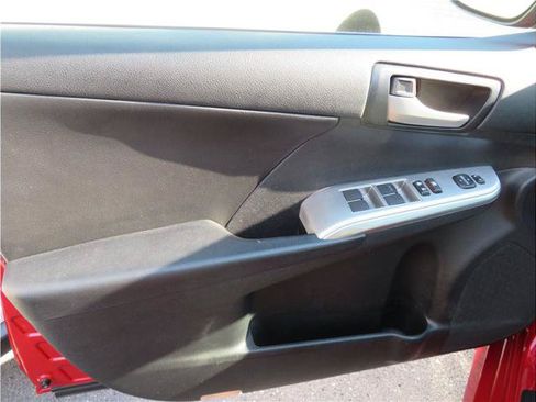 Used 2013 Toyota Camry SE FWD image 11