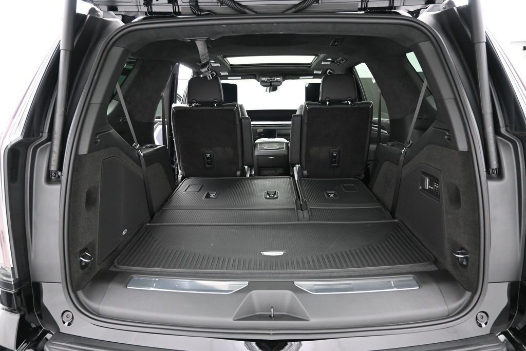 Certified 2026 Cadillac Escalade V w/ LPO, Floor Liner Package AWD/4WD image 37