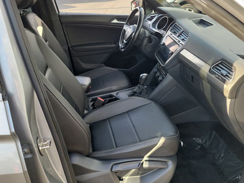 Used 2021 Volkswagen Tiguan SE R-Line FWD image 19