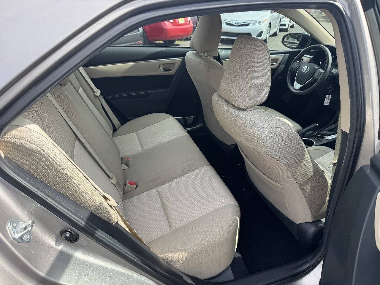 Used 2014 Toyota Corolla LE FWD image 17