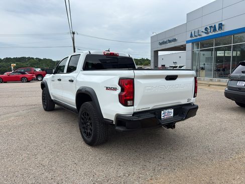 Used 2024 Chevrolet Colorado Trail Boss w/ Technology Package AWD/4WD image 29