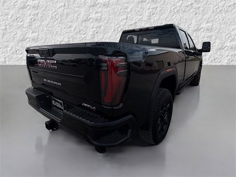 Used 2025 GMC Sierra 2500 AT4 w/ AT4 Premium Plus Package image 3
