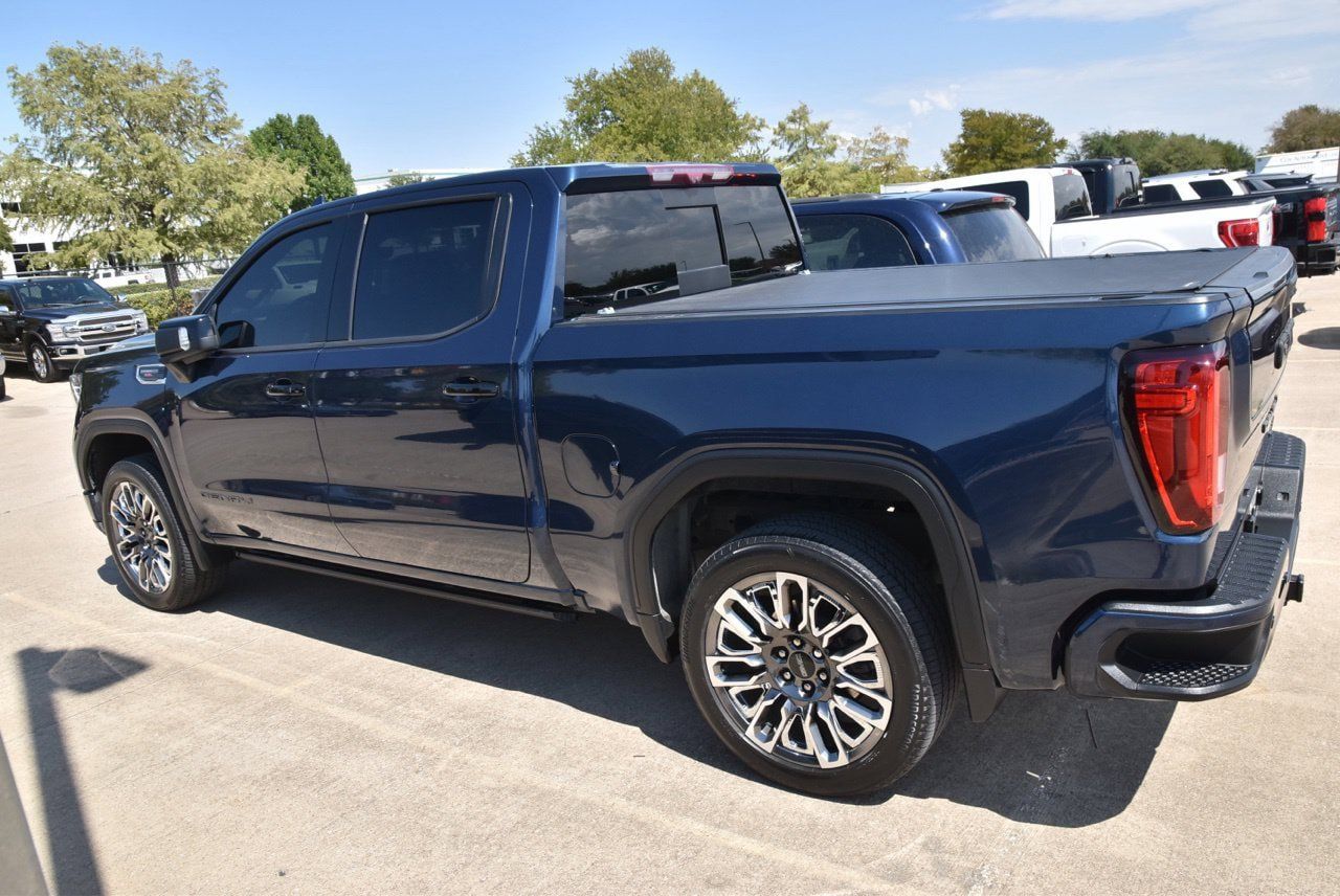 Used 2023 GMC Sierra 1500 Denali w/ Technology Package AWD/4WD image 9
