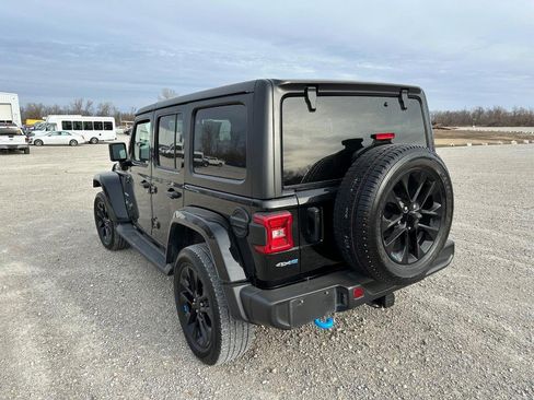Used 2022 Jeep Wrangler Unlimited Sahara w/ Cold Weather Group image 5