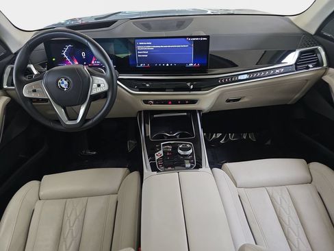 Certified 2025 BMW X7 xDrive40i w/ Premium Package AWD/4WD image 11