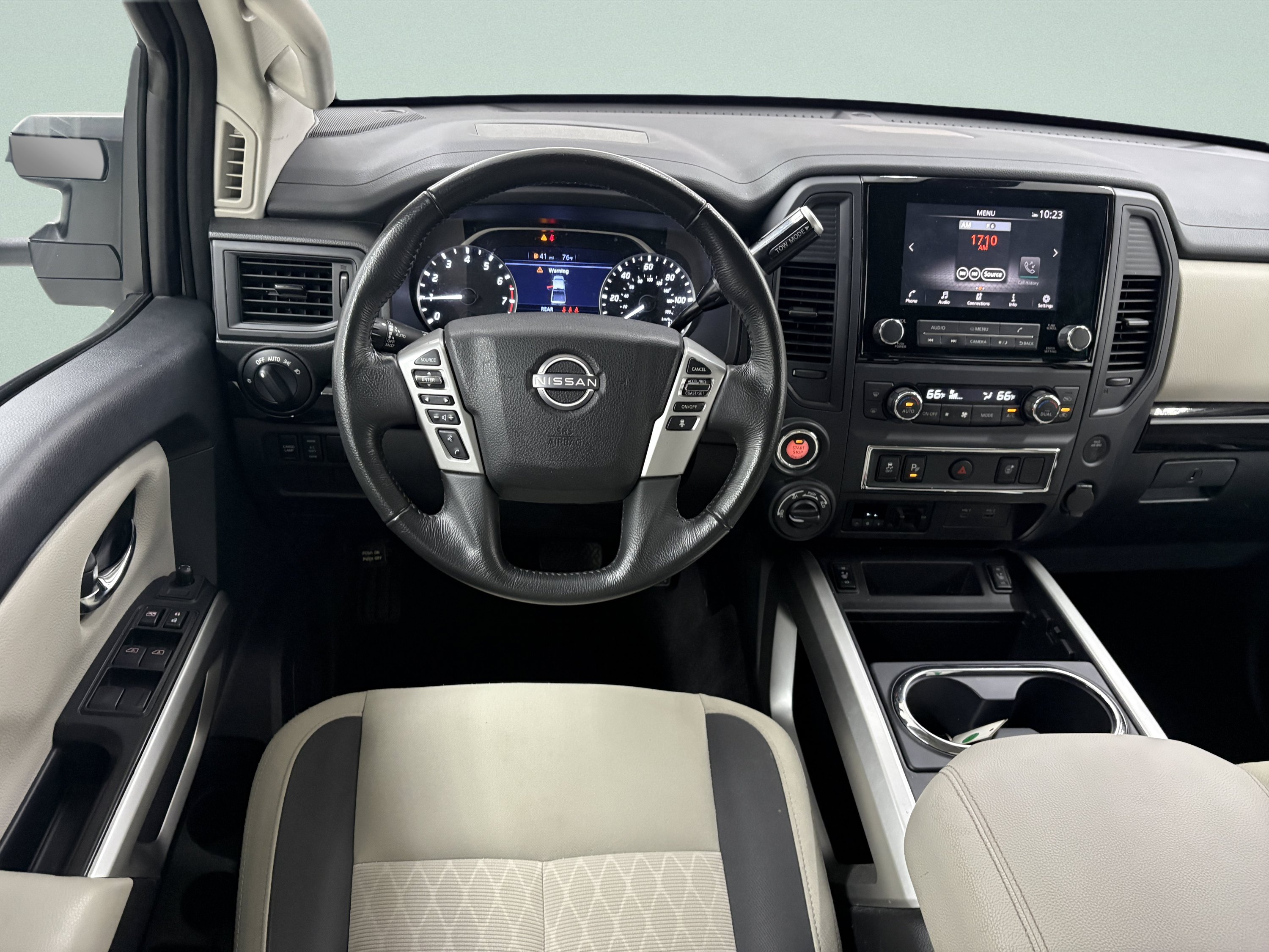 Used 2024 Nissan Titan SV w/ SV Convenience Package AWD/4WD image 10