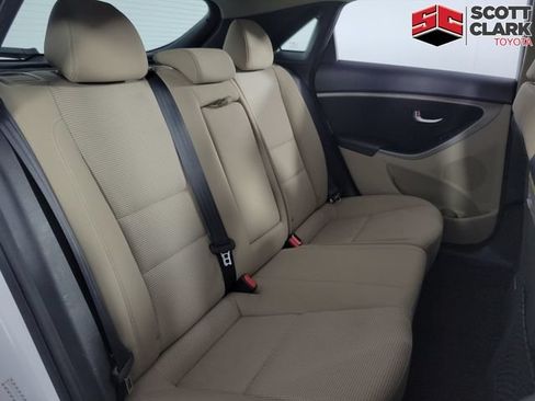 Used 2016 Hyundai Elantra GT FWD image 15