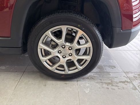 Used 2022 Jeep Compass Latitude w/ Sun and Sound Group image 14