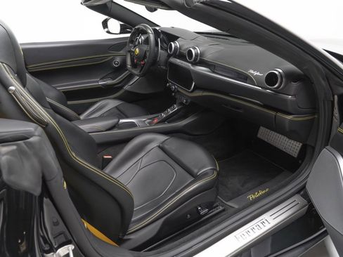Used 2019 Ferrari Portofino Base image 42