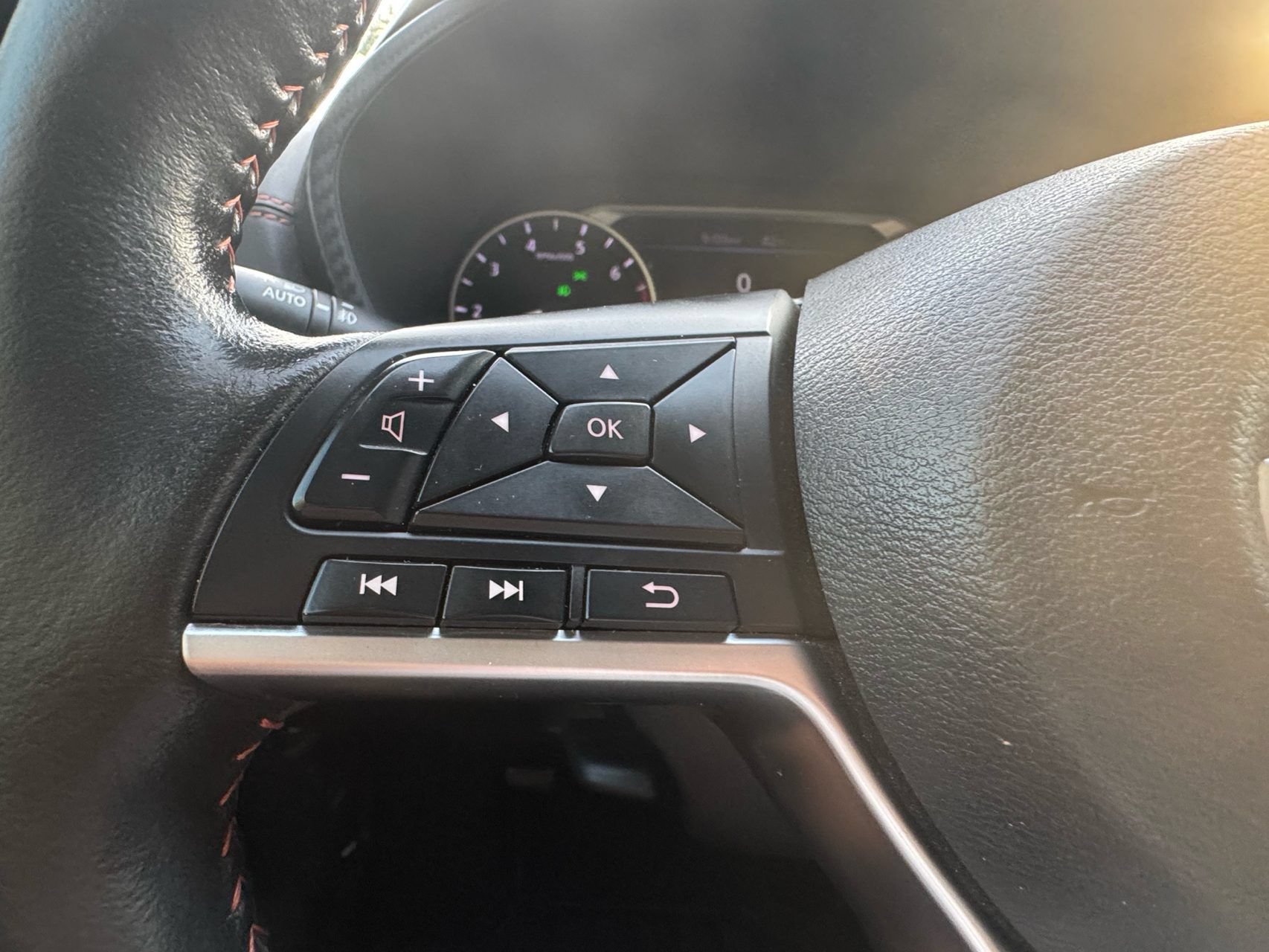 Used 2023 Nissan Sentra SR w/ SR Premium Package FWD image 16