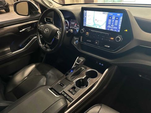 Certified 2022 Toyota Highlander Limited image 30
